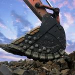 Как правильно подобрать ковш скальный для тяжелых условий строительства и сноса